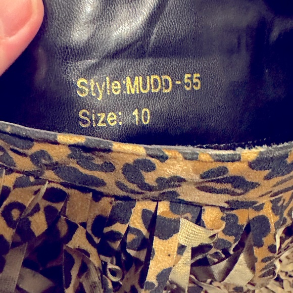 Women’s fringe boots, size 10. - Picture 6 of 6